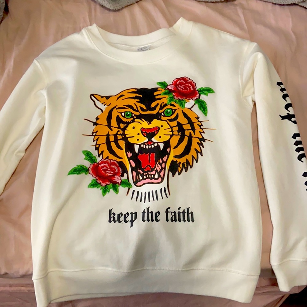 crew neck